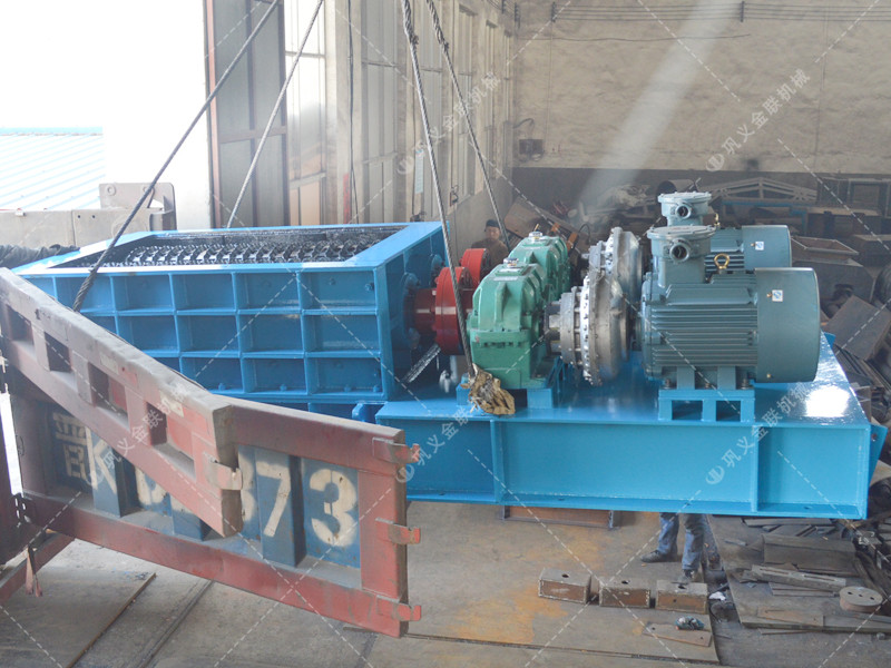 2PLF50/150型強(qiáng)力雙齒輥破碎機(jī)發(fā)往山西太原破煤