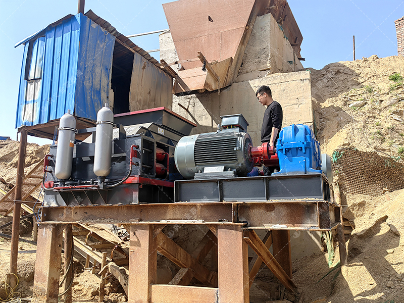 青石制砂難題多？對輥破碎機如何輕松應對？